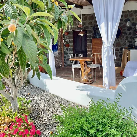 Hébergement de vacances Quattrocchi - Giardino E Terrazzi Con Vista Panoramica Sul Mare, Etna E Vulcano