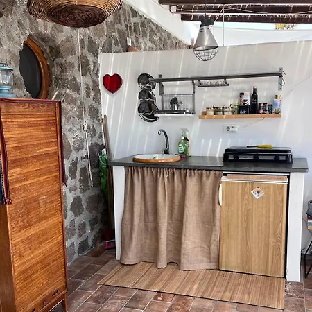 Quattrocchi - Giardino E Terrazzi Con Vista Panoramica Sul Mare, Etna E Vulcano Hébergement de vacances
