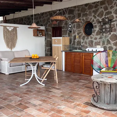 Quattrocchi - Giardino E Terrazzi Con Vista Panoramica Sul Mare, Etna E Vulcano * Lipari (Isola Lipari)